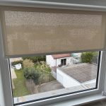 Installation d’un store à intérieur à enroulement anti-chaleur à Wintzenheim, près de Wettolsheim.