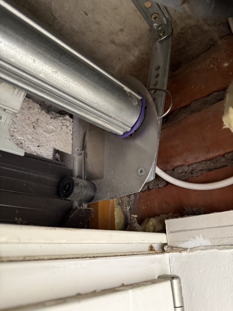 Remplacement d’un moteur de volet roulant à Rouffach près de Westhalten.