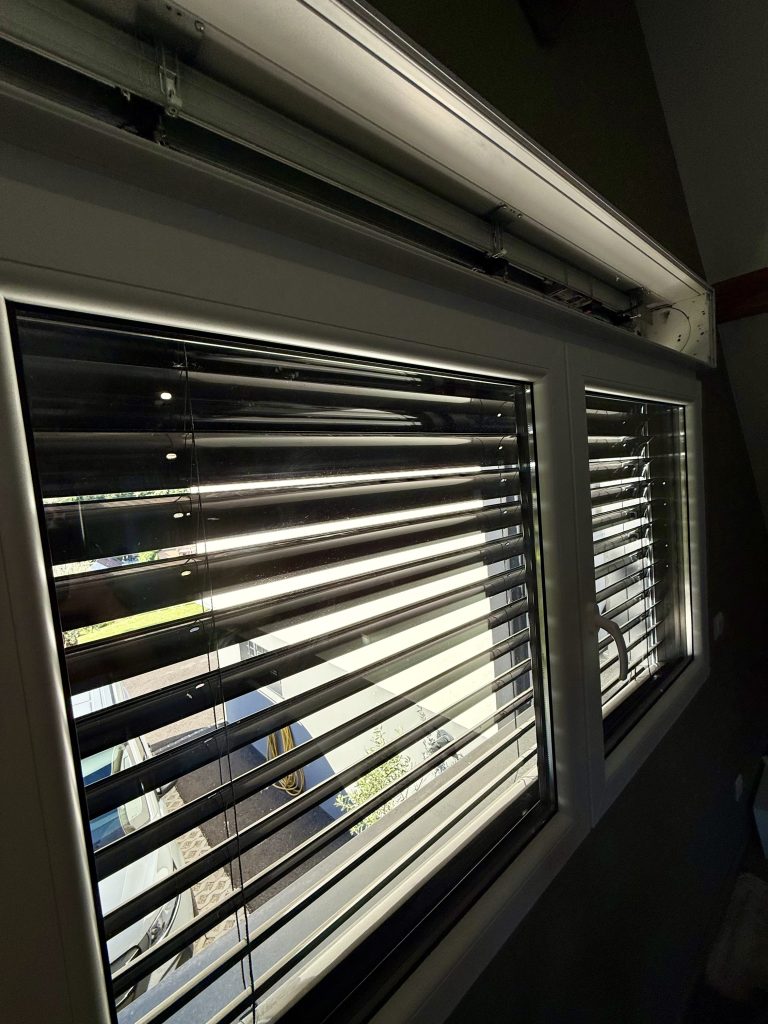 Réparation d’un brise-soleil orientable à Colmar près de Sainte-Croix-en-Plaine