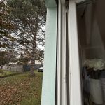 Installation d’un volet roulant à lames en aluminium double paroi et manoeuvre par treuil à Horbourg-Wihr près de Fortschwihr.