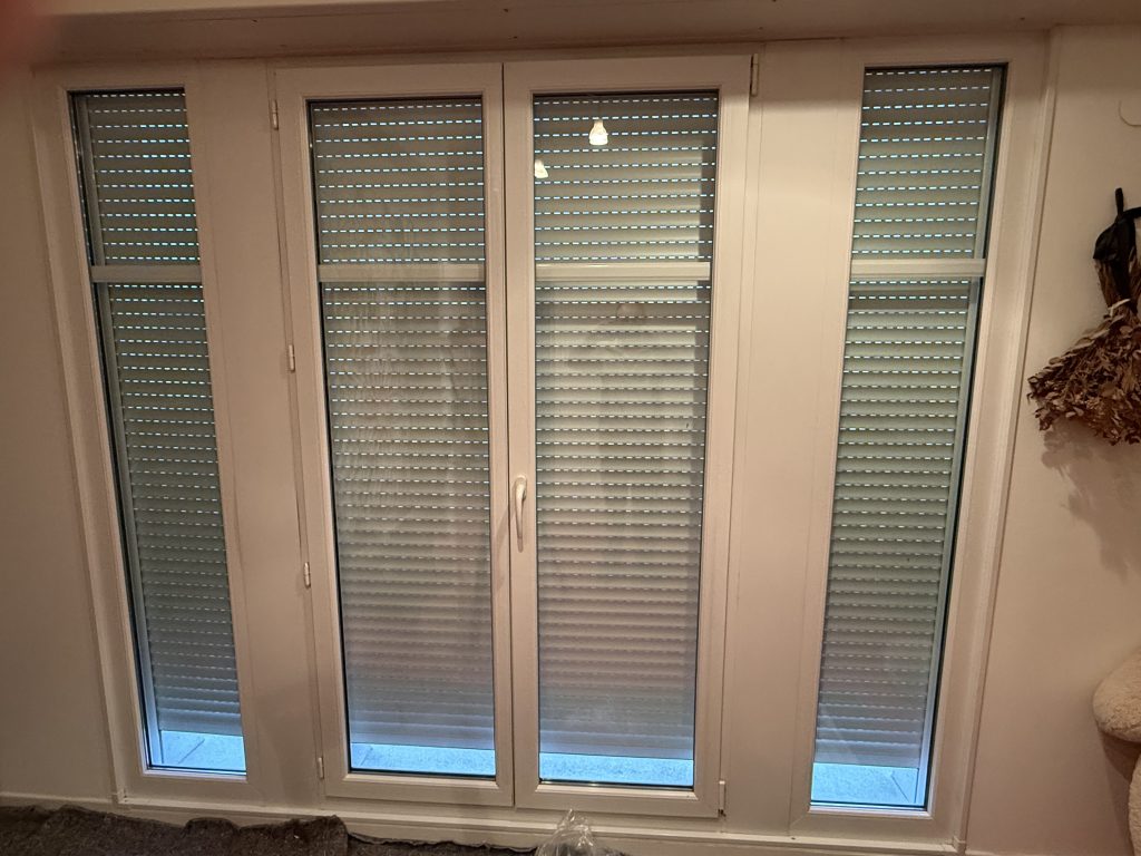 Remplacement de trois tabliers PVC d&rsquo;un volet roulant avec un axe couplé à Wolfgantzen proche de Dessenheim.