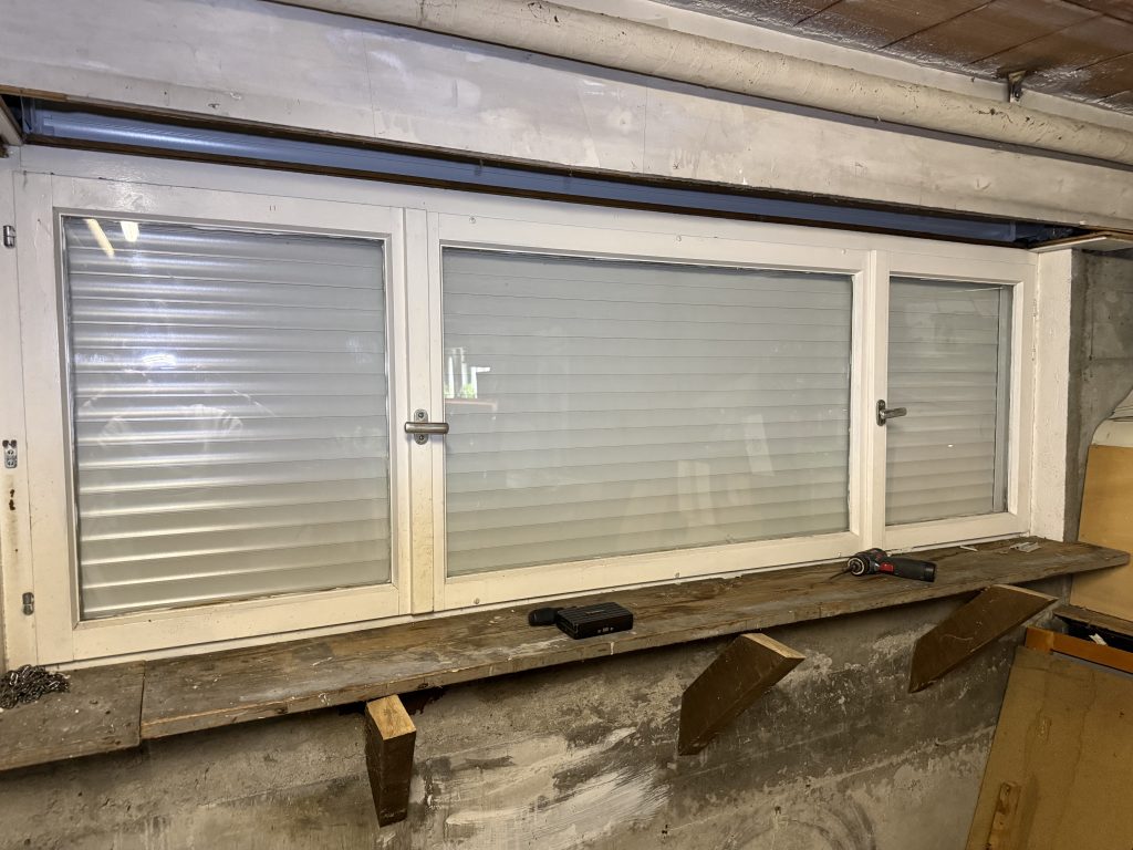 Remplacement volet roulant chaînette par treuil à Issenheim près de Guebwiller Remplacement volet roulant chaînette par treuil à Issenheim près de Guebwiller