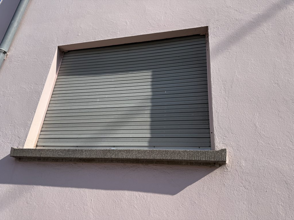 Remplacement de volets roulants à lames PVC et manoeuvre treuil à Horbourg-Wihr à côté de Bischwihr.