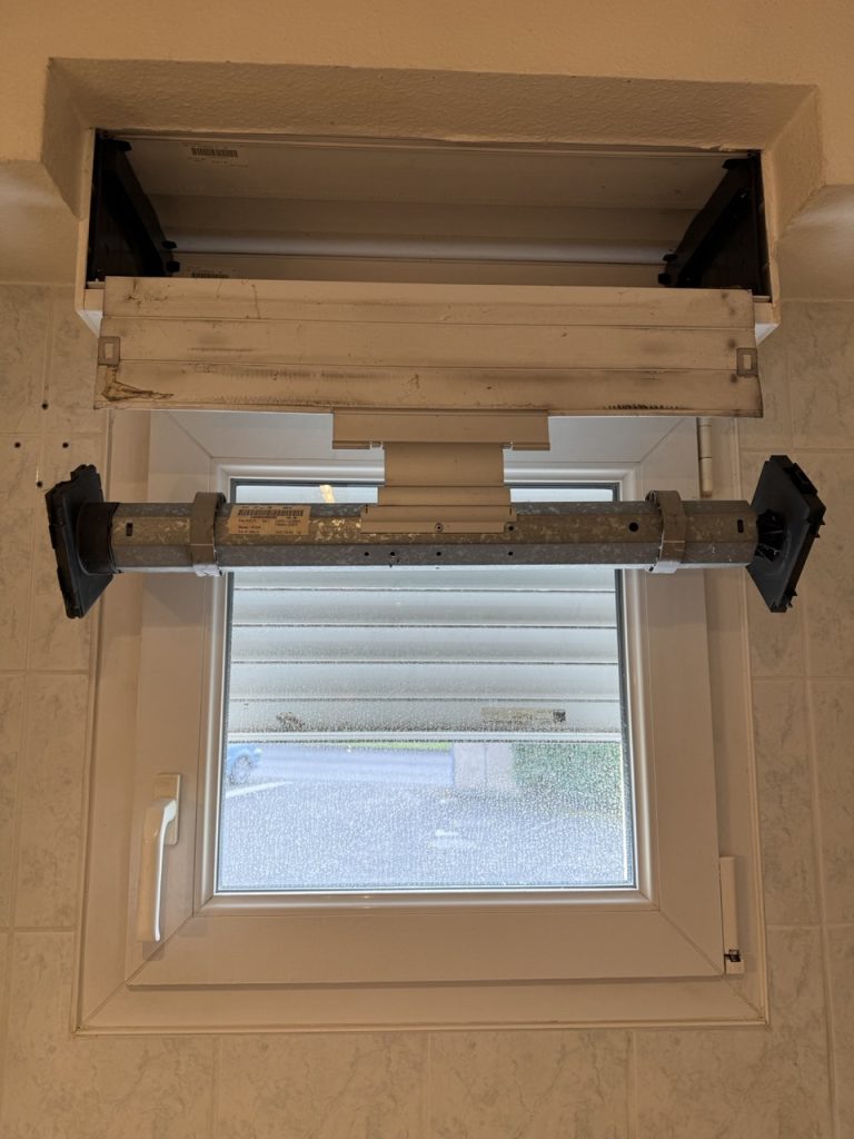 Changement d&rsquo;un moteur de volet roulant radio-commandé bubendorff à Ingersheim près de Ammerschwihr.