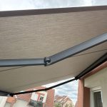 Installation d&rsquo;un store coffre de terrasse à motorisation solaire à Colmar près de Horbourg-Wihr