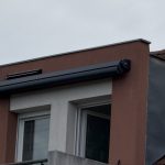 Installation d&rsquo;un store coffre de terrasse à motorisation solaire à Colmar près de Horbourg-Wihr